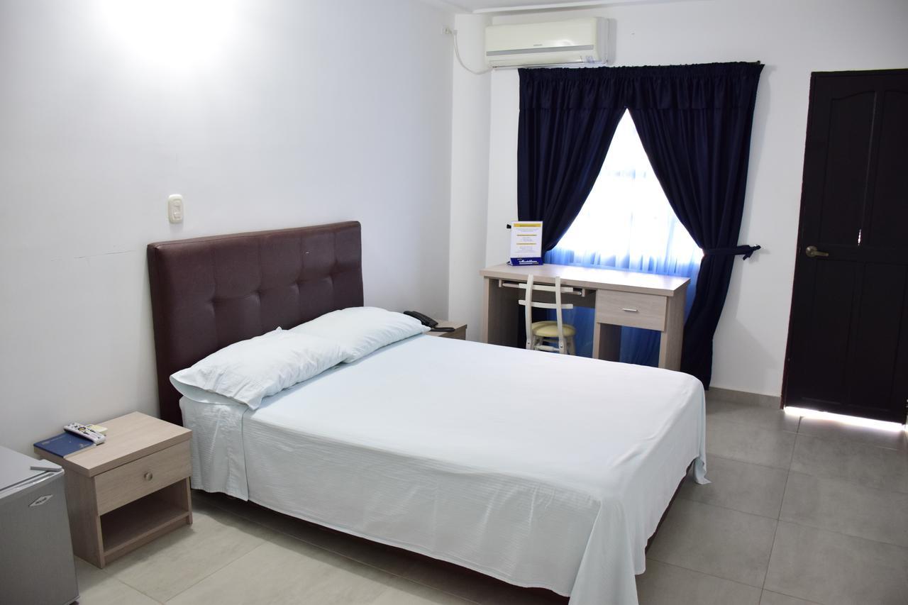 Hotel Plaza Real Montelíbano 외부 사진